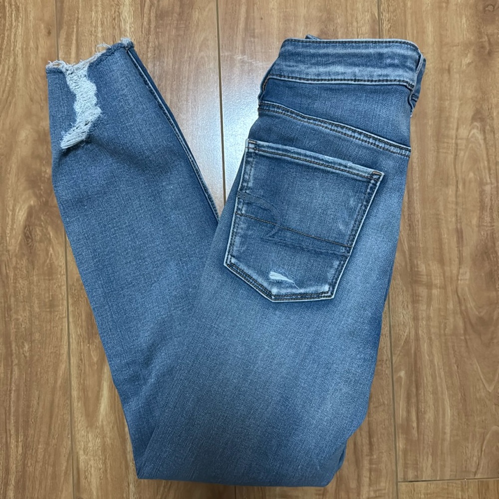 Distressed Hi-Rise Jegging - Picture 2 of 4